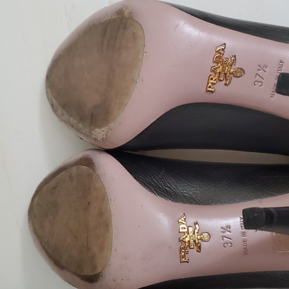 Prada | Gunmetal Leather Pumps with Bow Accent Sz 37 1/2 - Picture 9 of 9